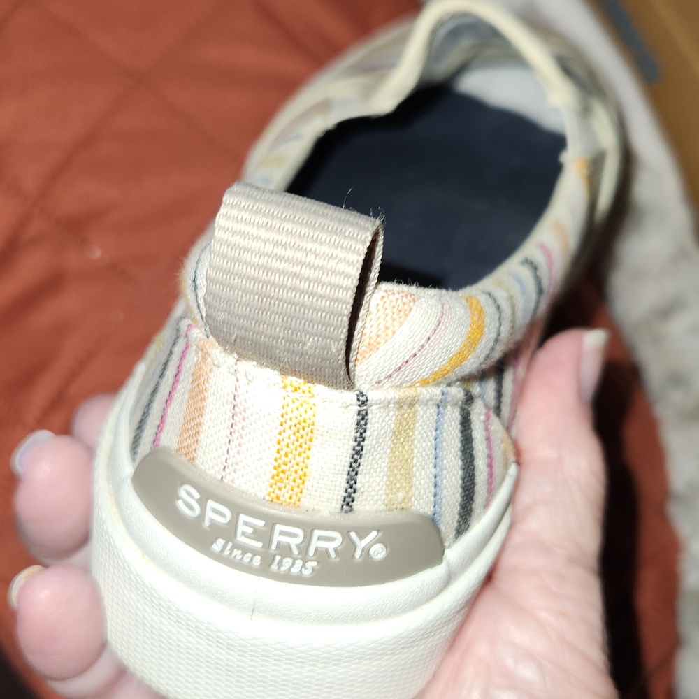 Sperry Sliders - Picture 5 of 12